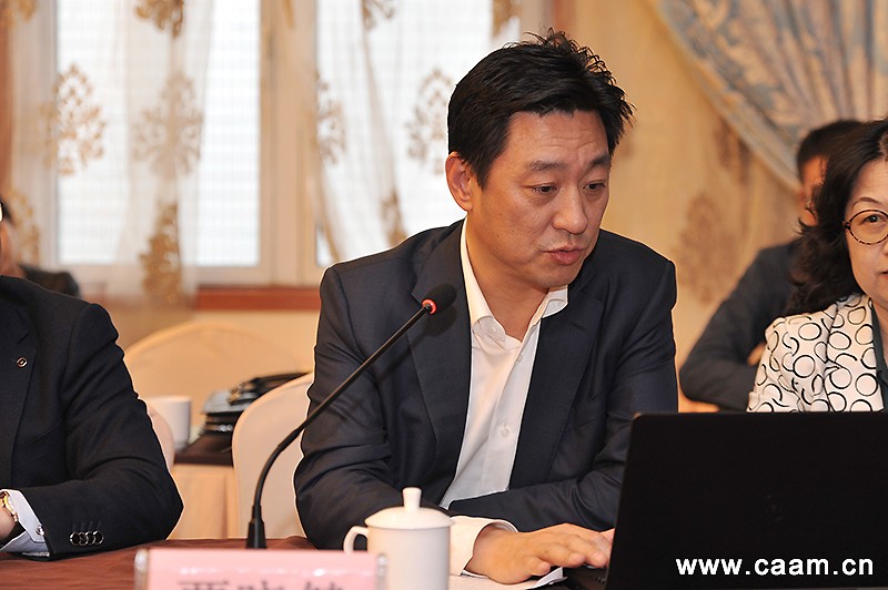 中国针灸学会六届五次常务理事会在杭州召开9.jpg