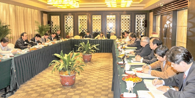 国家中医药管理局邀集全国政协新老委员座谈共商中医药发展大计.jpg
