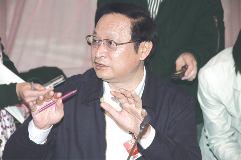 王国强委员：中医药要在医改中发挥重要作用.jpg