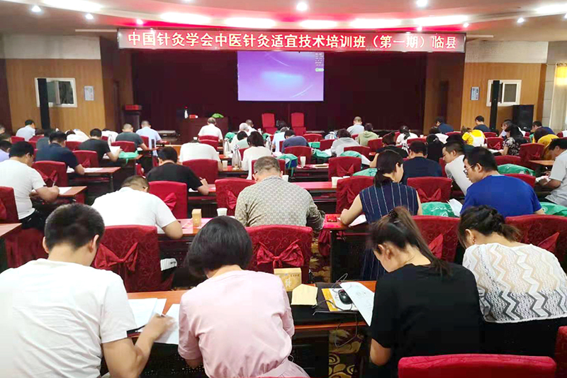 学员在考试中.jpg